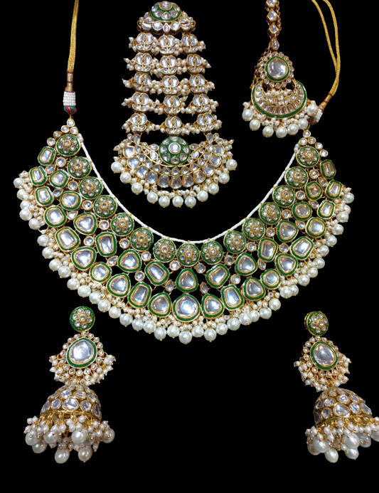 Kundan Set with Earrings and Bindiya